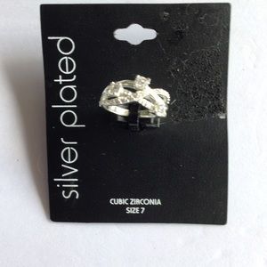 SILVER PLATED CUBIC ZIRCONIA RING SIZE 7 NWT